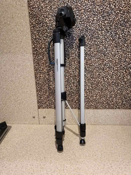 Photo of free Camera tripod stand (Holywell WD18) #4