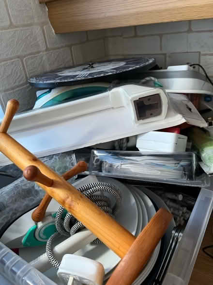 Photo of free Two boxes assorted kitchen items (Cumbernauld G67) #1