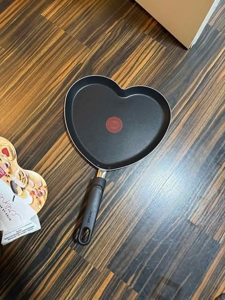 Photo of free Heart Shaped Crepe Pan (Ware SG12) #2
