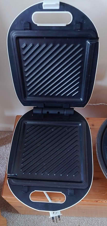 Photo of free Morphy Richards health grill (West Bedhampton PO9) #2