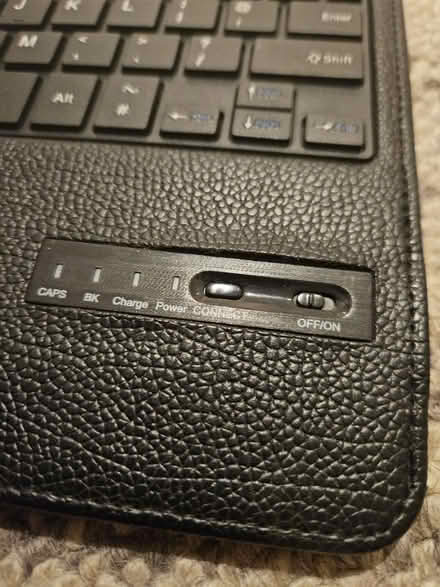 Photo of free Techgear tablet case and keyboard (Camberwell) #4