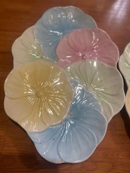 Photo of free Two flower plates (Rengstorff & Middlefield Rd MV) #2