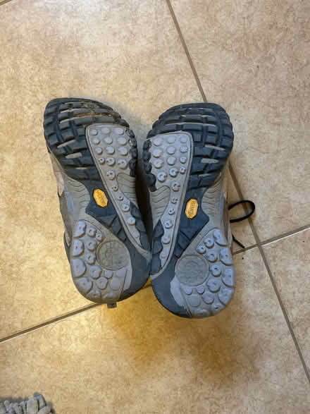 Photo of free Women’s Merrill shoes (Montebello) #3