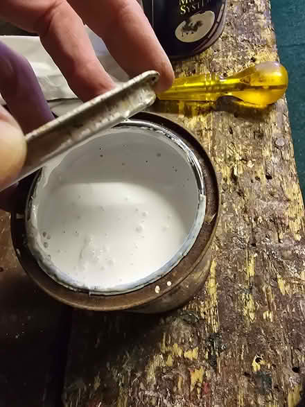 Photo of free White paint, 2 tins, unused (Horspath OX33) #3