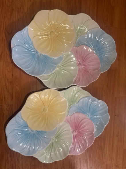 Photo of free Two flower plates (Rengstorff & Middlefield Rd MV) #1