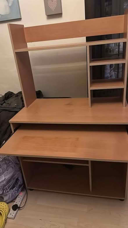 Photo of free Desk (Bournes Green SS2) #2