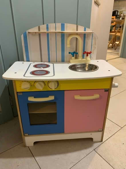 Photo of free Toy kitchen (N17) #1