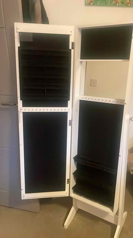 Photo of free White full length mirror (Harrowby Lane Grantham) #2