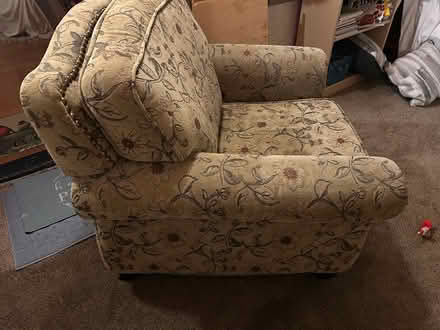 Photo of free Oversized Chair - Clean+Good Cond (Oaklyn NJ) #4
