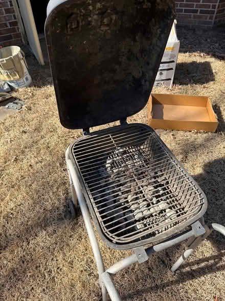 Photo of free Charcoal grill (Maumelle) #1