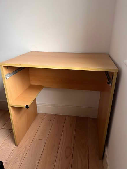 Photo of free Office desk (Woking GU21) #1