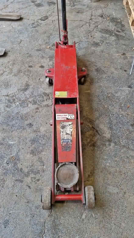 Photo of trolley jack (Ludlow SY8) #2