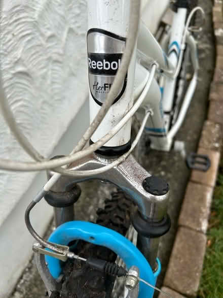 Photo of free Beic/ Reebok women’s bike (Tregarth LL57) #4