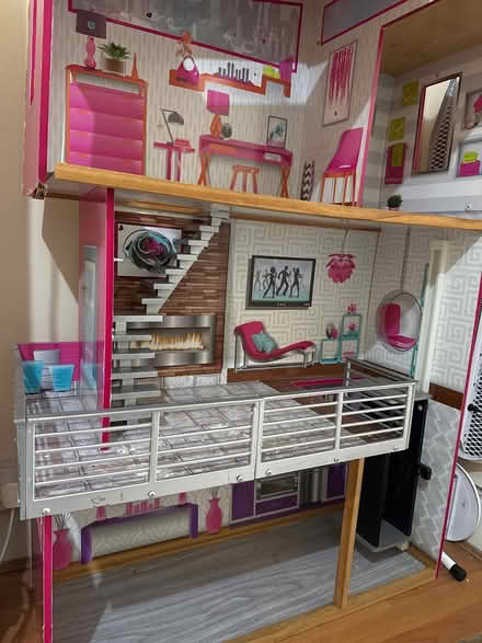 Photo of free Girls doll house (UB6) #3