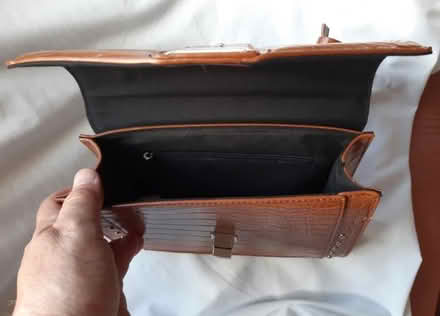 Photo of free Manoukian Ladies Shoulder Bag (Hastings TN37) #2