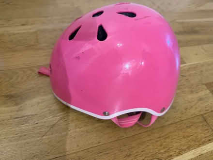 Photo of free Girl bike or scooter helmet, small (Canonbury N1) #1