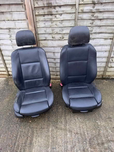Photo of free Bmw x5 e53 front seats (BN24) #1