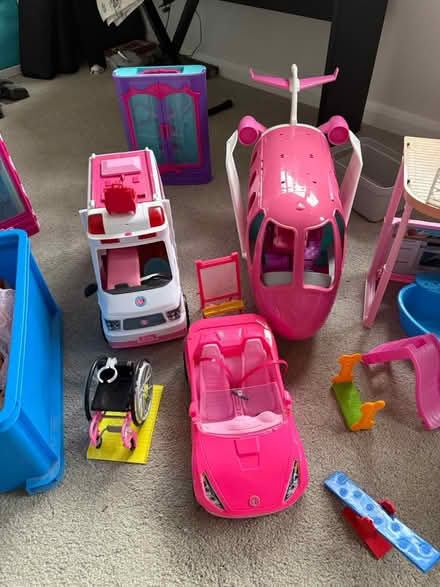 Photo of free Barbie job lot - Dreamhouse and car (Great Amwell SG12) #4