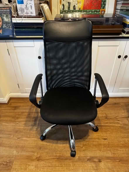 Photo of free 🪑 Black Mesh Office Chair (Sherwood TN2) #1