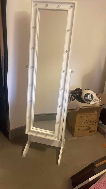 Photo of free White full length mirror (Harrowby Lane Grantham) #1