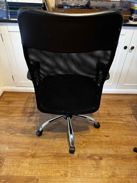 Photo of free 🪑 Black Mesh Office Chair (Sherwood TN2) #3