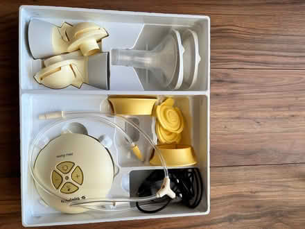 Photo of free Medela breast pump (Brentford Gate TW8) #2