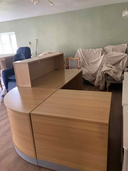 Photo of free Reception desk (Wa8 6ep) #4