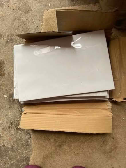 Photo of free white gloss wall tiles 10" x 16" (Widford CM1) #1