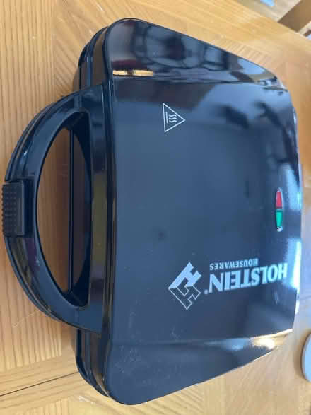 Photo of free Electric Cupcake Maker (Shenandoah Farms, VA) #1