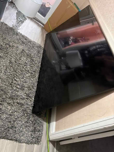 Photo of free 85 inch Smart Samsung damage screen (Elm Park) #1