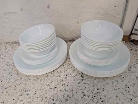 Photo of free corning correll dining ware (66 Sylvia Arlington) #1