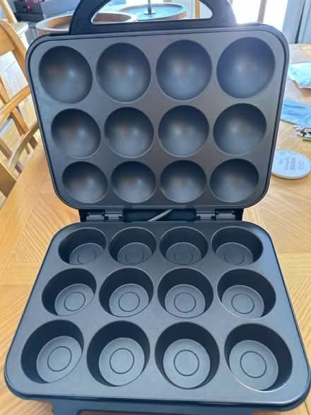 Photo of free Electric Cupcake Maker (Shenandoah Farms, VA) #2