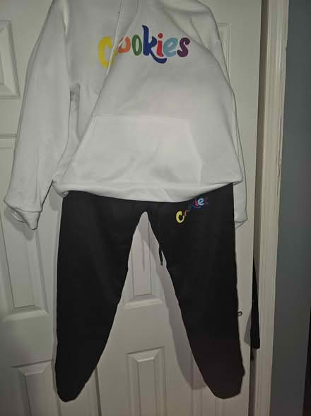 Photo of free Size 2xl Sweat Suit (Bronx) #1