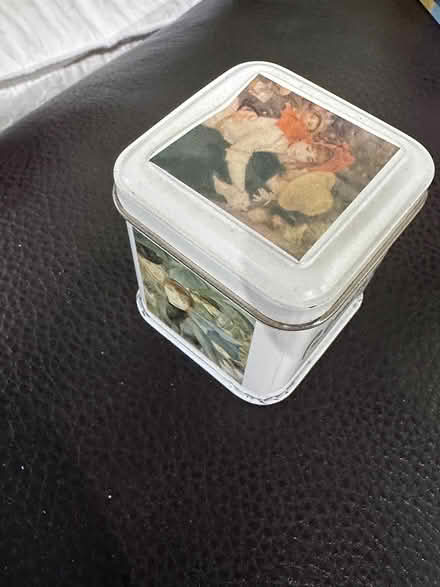 Photo of free Various containers & iPhone case (McKellar Park) #2