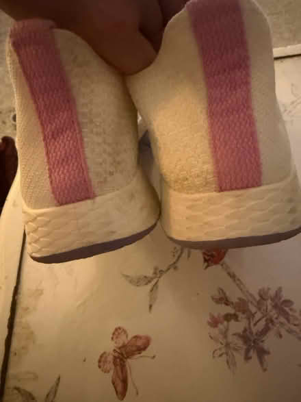 Photo of free Fila size 7 trainers (ME7) #2