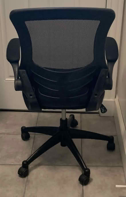Photo of free Black mesh adjustable office chair (Union Square/Prospect Hill) #2