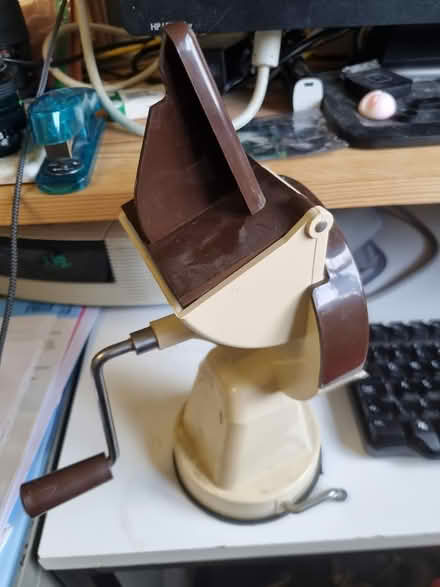 Photo of free Vegetable bean slicer (Abingdon Oxfordshire OX14) #2