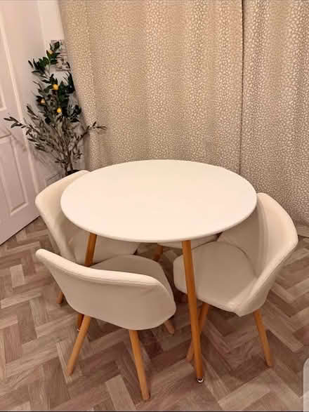 Photo of dinning set (Ashton ol69) #1