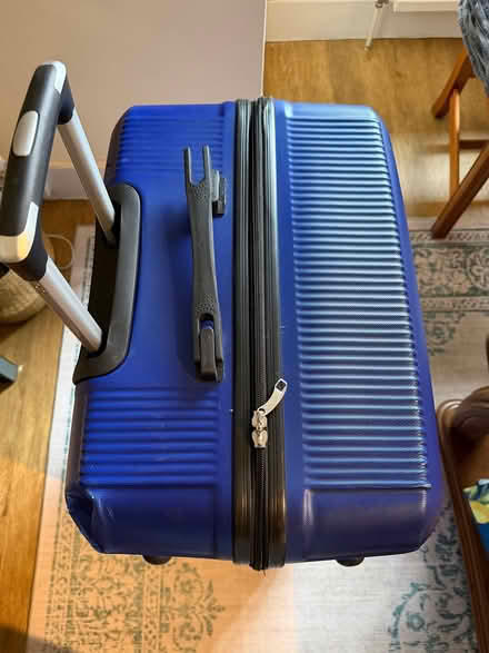 Photo of free Large suitcase (Wimbledon SW19) #3