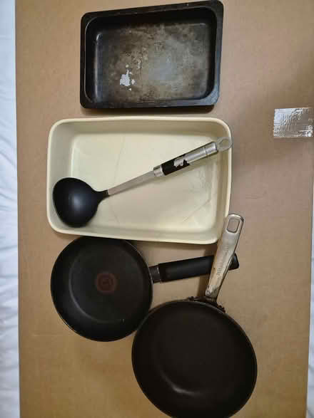 Photo of free Kitchen Pans Frying Tray (BH9, Muscliff, Bournemouth) #1