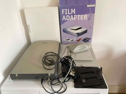 Photo of free epson perfection 1260 flatbed scanner j121a with film adapte (Broadwater BN14) #1