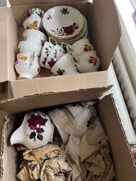 Photo of free Vintage floral tea set (Birdham) #3