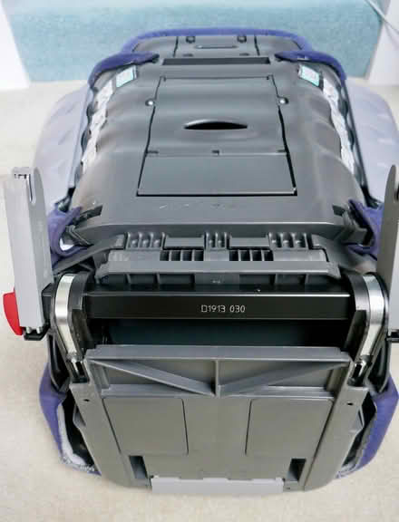 Photo of free Britax child's car seat, 15-36 kg (Freshford) #2