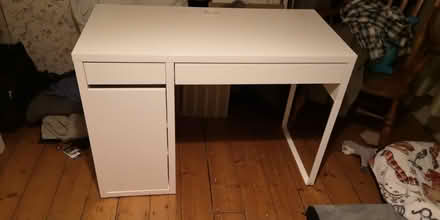 Photo of free Small Desk (TN24) #1