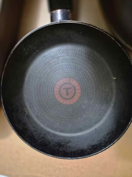 Photo of free Kitchen Pans Frying Tray (BH9, Muscliff, Bournemouth) #4