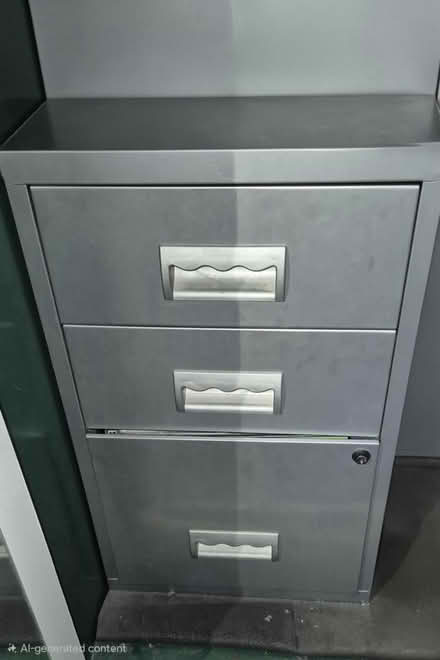 Photo of free A4 3-drawer steel filing cabinet (CR2 8) #1