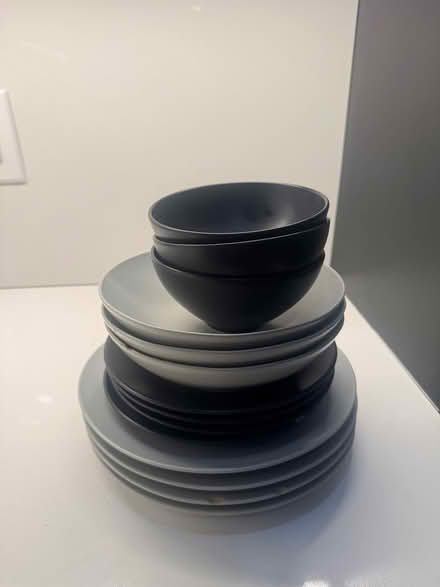 Photo of free Plates & bowls (Bedstuy) #1
