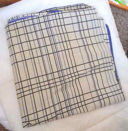 Photo of free Double duvet cover and two matching pillowcases (Bridlington YO16) #2