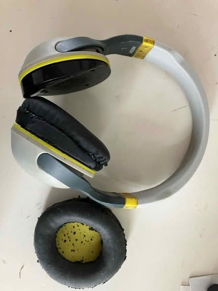 Photo of free Skull Candy Hesh headphones (Morden SM4) #1