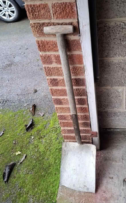 Photo of free Shovel (Brockworth) #1